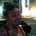 料理や写真撮影に大忙しの常連（準店員）さん。